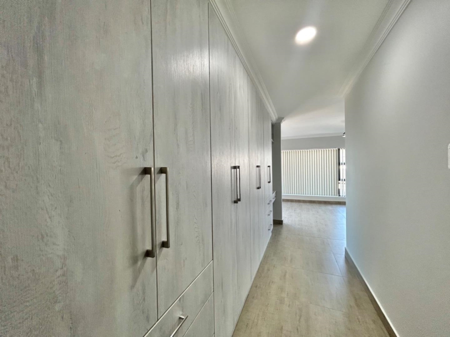 4 Bedroom Property for Sale in Wavecrest Eastern Cape